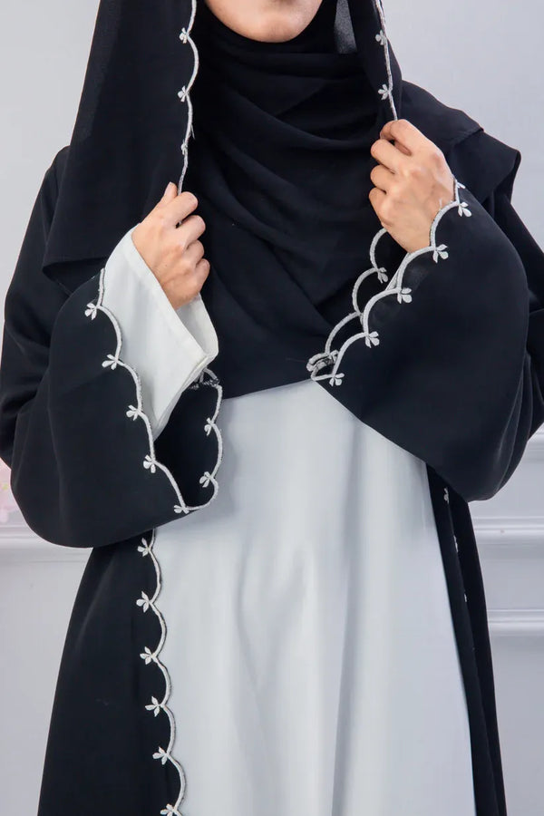 Black & White Grace Abaya